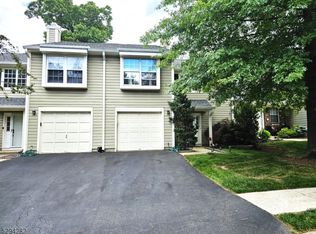 178 Hyde Park Rd, Somerset, NJ 08873