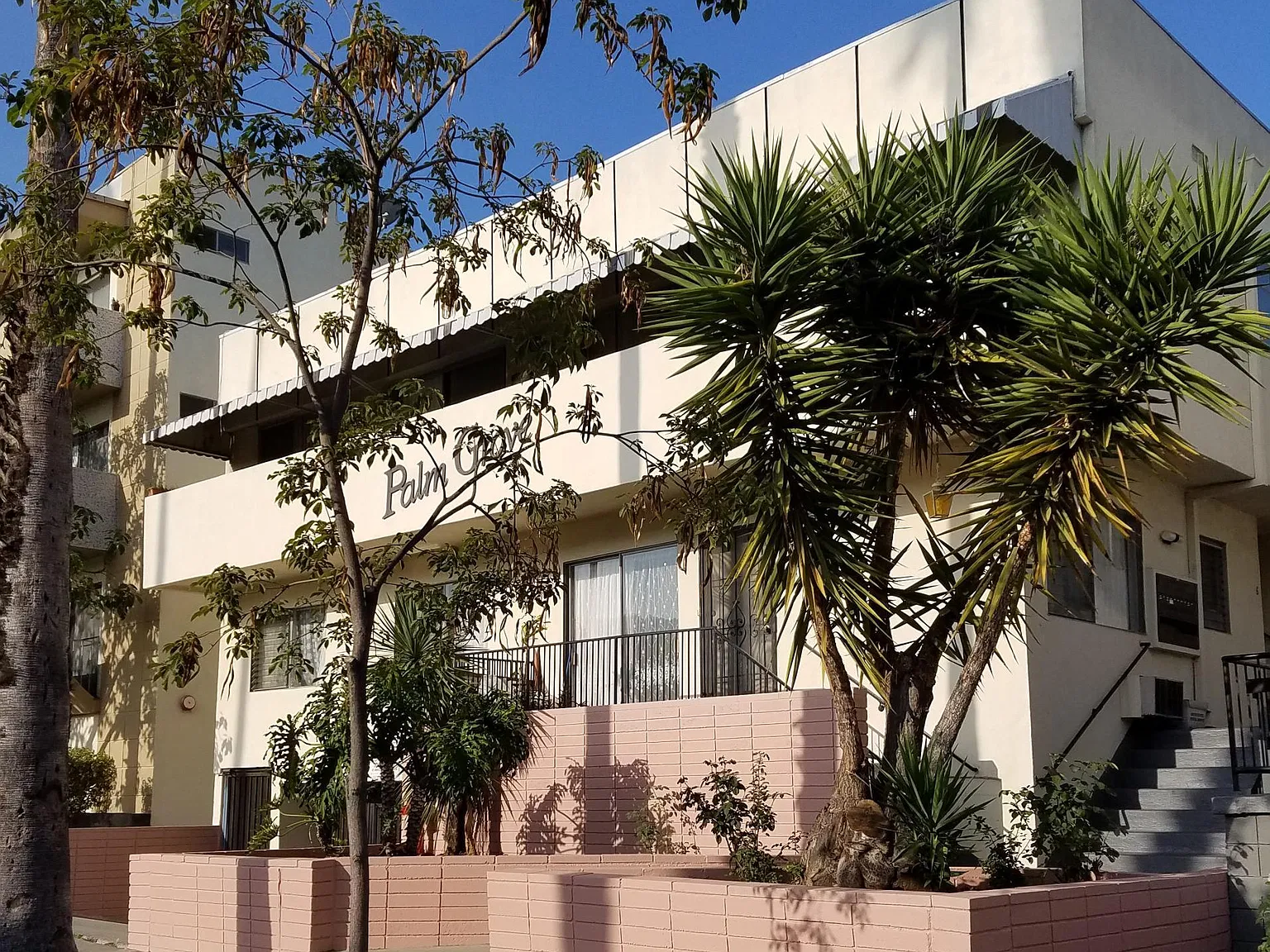 1022 N Orange Grove Ave — Photo 1