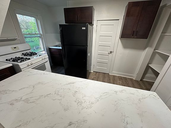 2nd image of 1237 Maple Ave #2