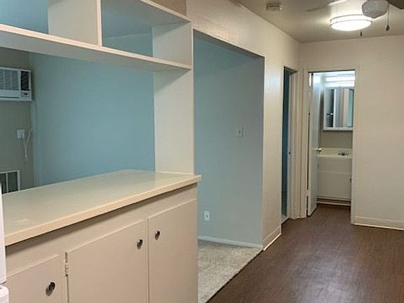 4th image of 2941 Marconi Ave APT 11