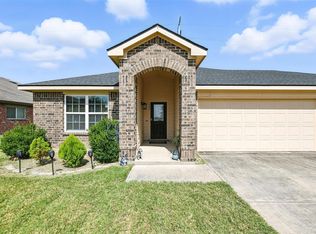 328 Broken Bow, Krum, TX 76249