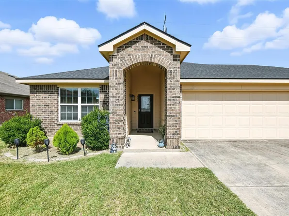 328 Broken Bow, Krum, TX 76249