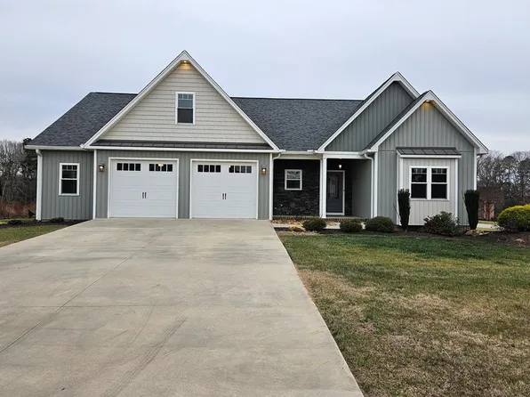 165 Cross Creek Ln, Danville, VA 24540
