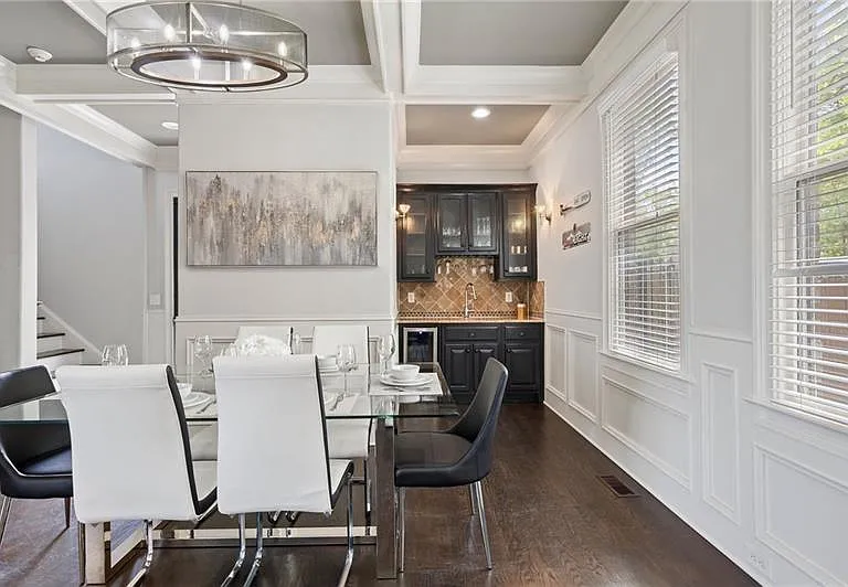 631 Boulevard NE — Photo 19