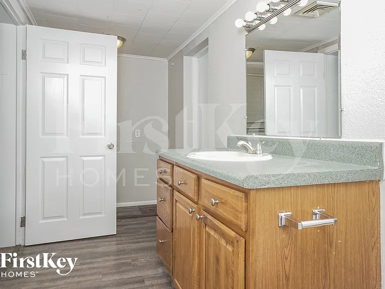 3567 Harbor Blvd — Photo 10