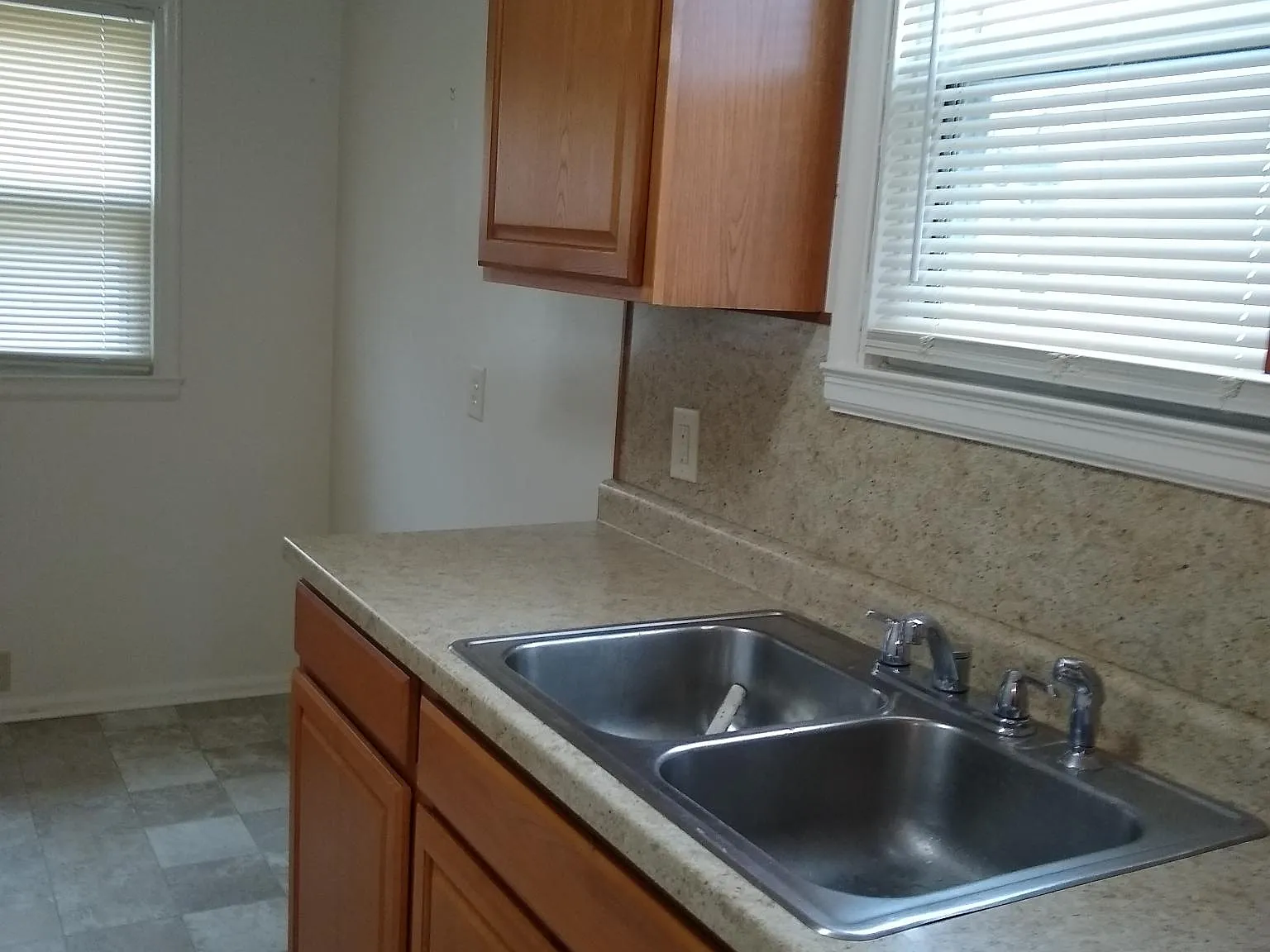 2 bed, 668 sqft, $900 — Photo 4