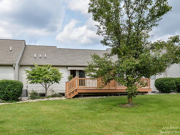 2nd image of 515 Sycamore Cir