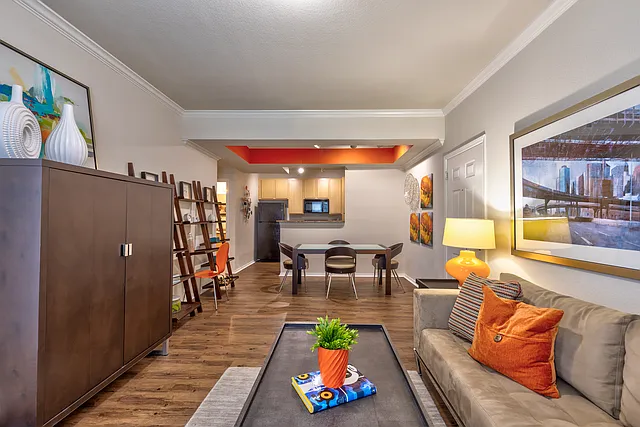 Hickory Point Apartments — Photo 8