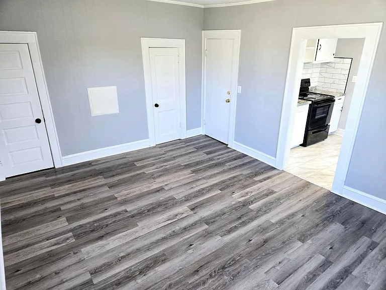 426 S Beaumont Ave #C — Photo 5