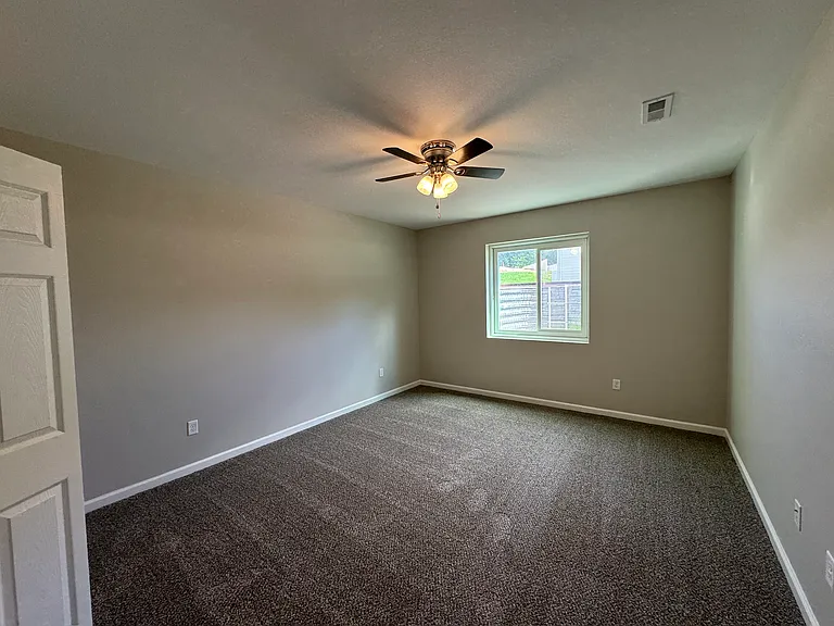 Creekside Apartments — Photo 67