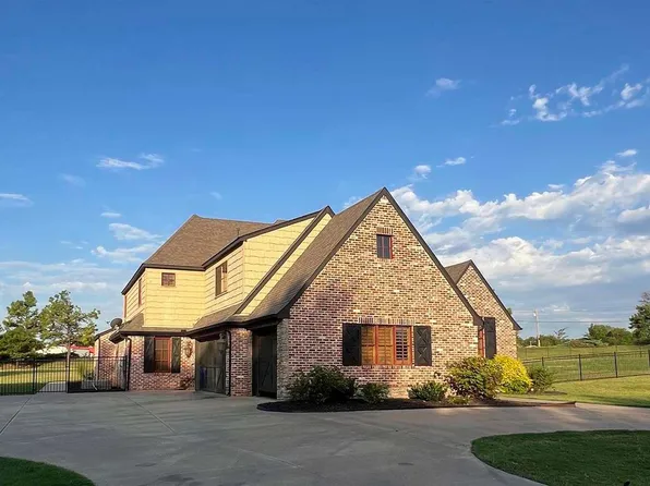 5808 N Chateau Pl, Stillwater, OK 74075