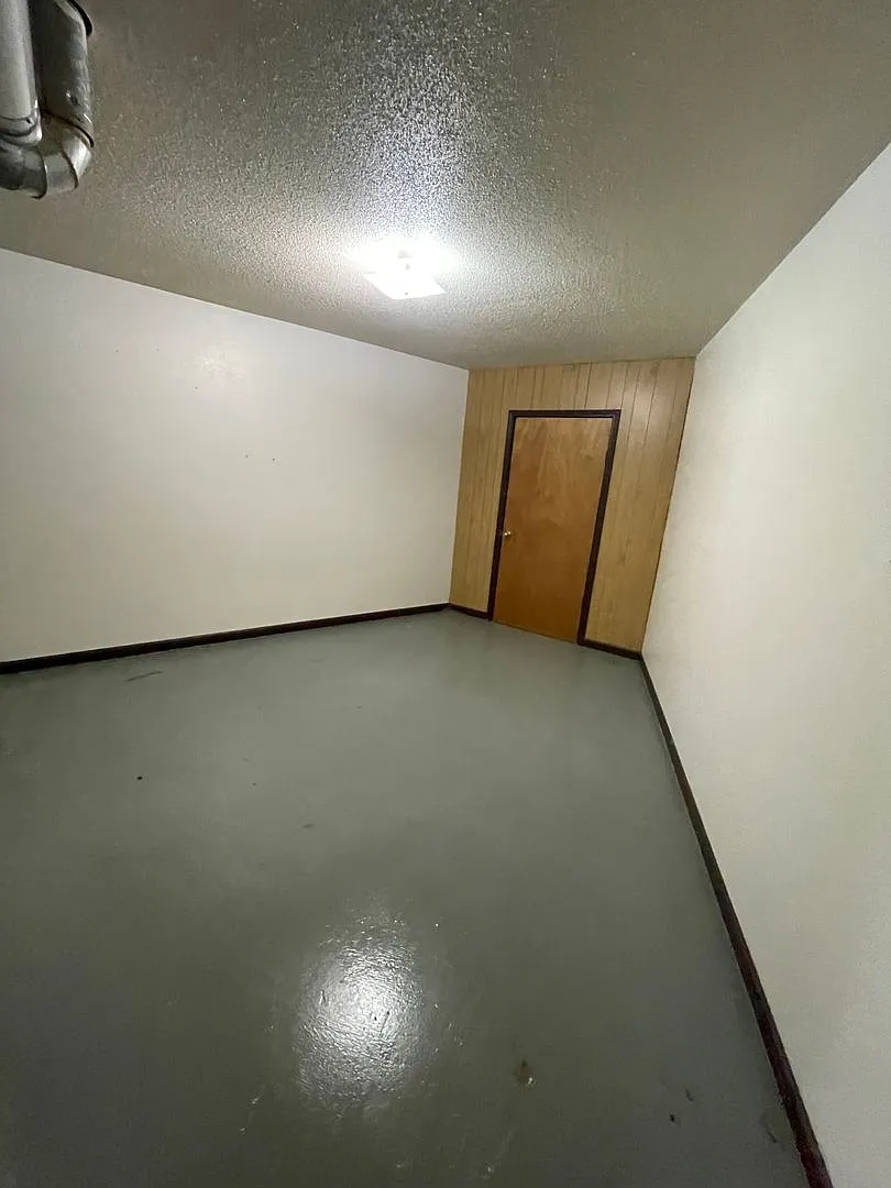 322 S. Washington St. — Photo 2