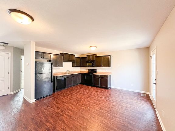 4th image of 1731 Thistlewood Dr APT C