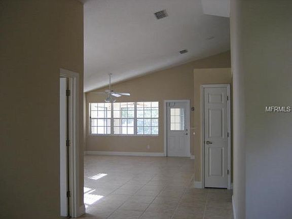 4th image of 2944 Saint Augustine Dr