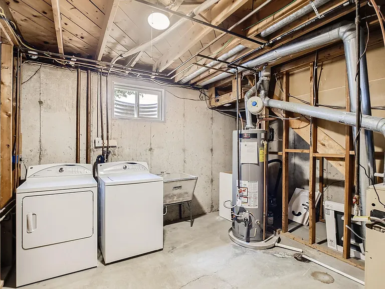11303 Corona Dr — Photo 26