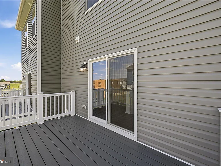 122 Bowers St — Photo 37