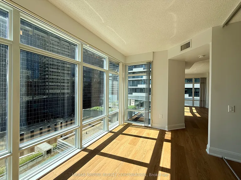 2191 Yonge St #1208 — Photo 21
