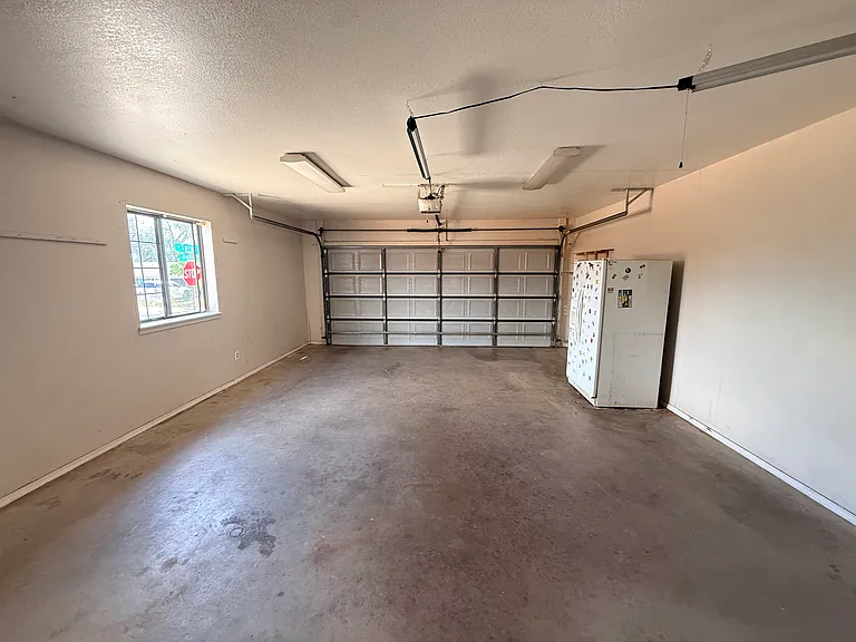 1070 S Highland Dr — Photo 14