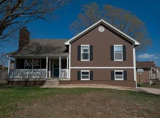 1103 Rolling Dr, Greenwood, MO 64034
