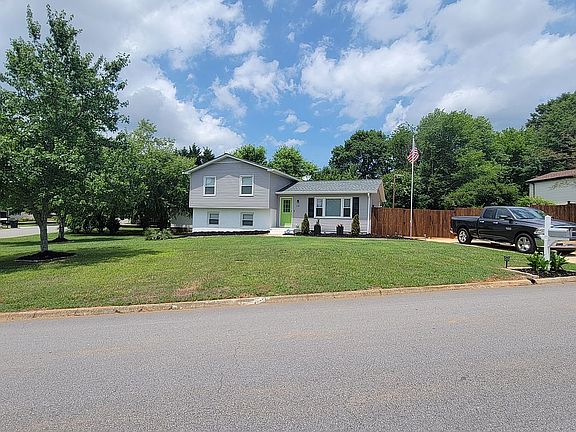 2nd image of 110 Benwood Dr