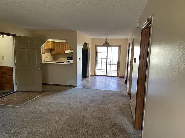 245 Paisley Rd Apt C2 — Photo 2