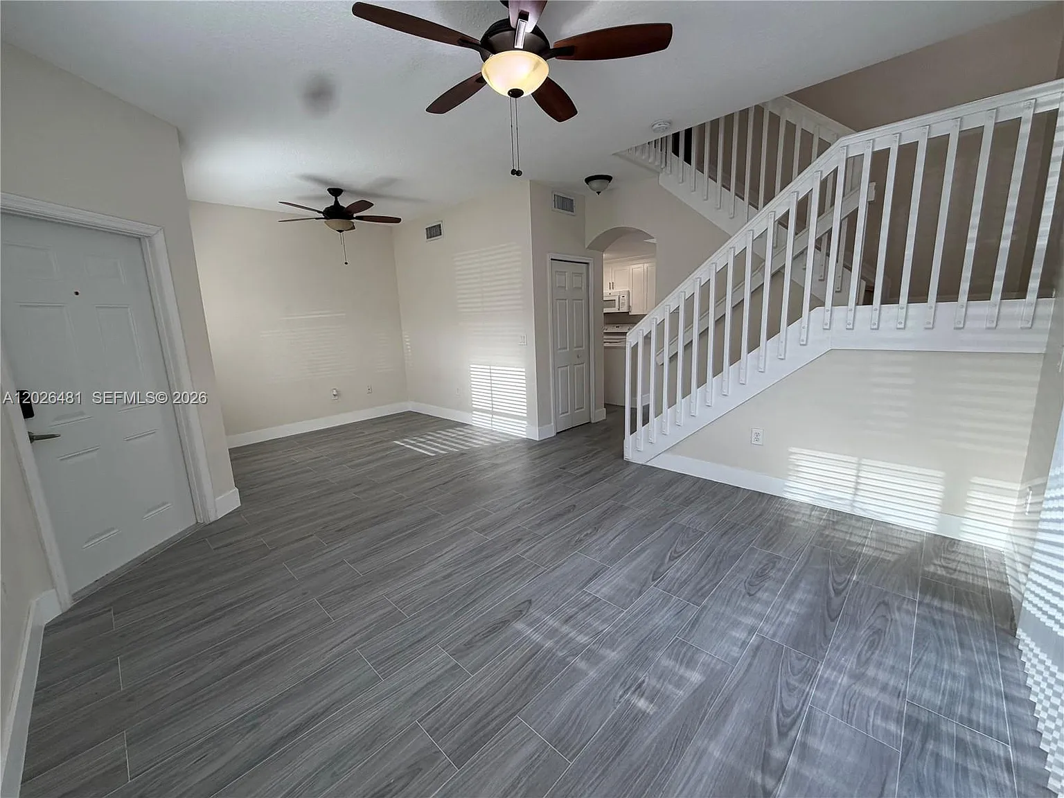 3 bed, 2.5 bath, 1210 sqft, $3,100 — Photo 4