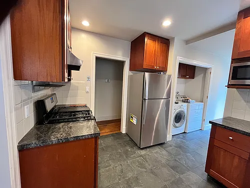 209 Howard Ave Photo 1