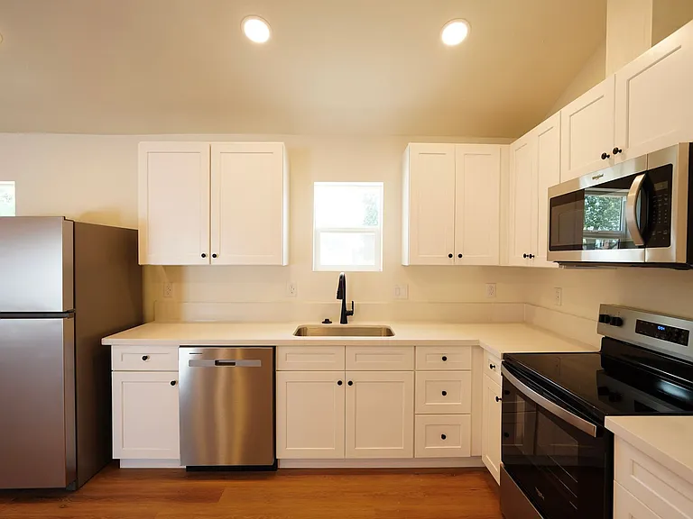 4805 Charlotte Way — Photo 35