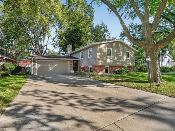 1505 W 5th St, Cedar Falls, IA 50613
