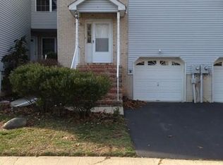 44 Lakeview Dr, Helmetta, NJ 08828