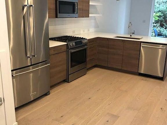 5th image of 7433 4th Ave NE #B