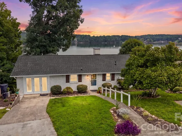 220 Lakeshore Ln, Taylorsville, NC 28681