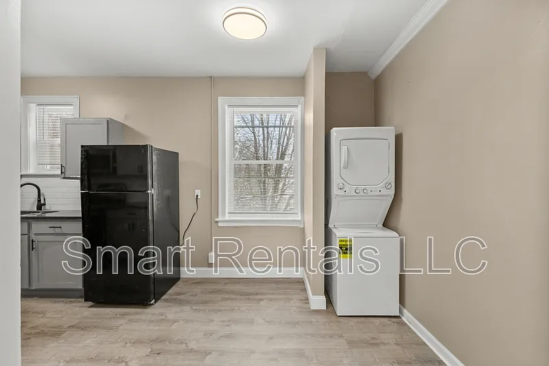 4209 Ellenwood Ave #202