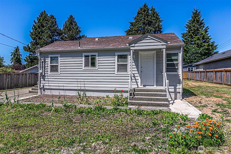 3rd image of 1516 S 272nd