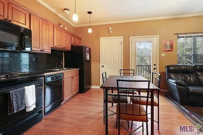 612 S Kenilworth Pkwy #4 — Photo 1