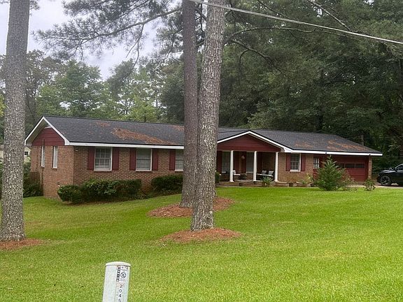 3rd image of 2045 Forest Dr