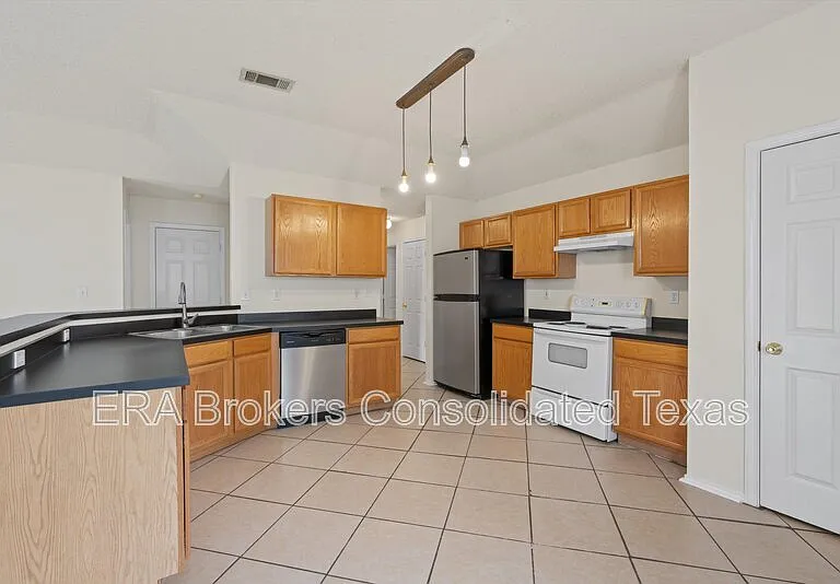 101 Ina Ct — Photo 8