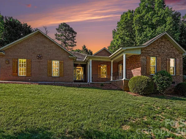 6826 Teal Dr, Denver, NC 28037