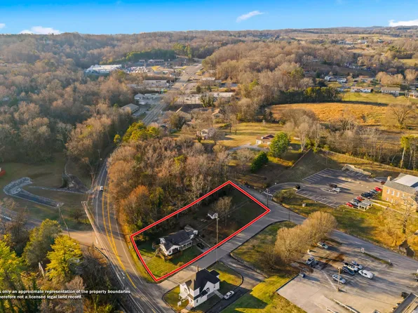 1103 Academy Cir, Dandridge, TN 37725