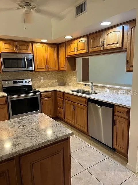 2 bed, 2.0 bath, 1324 sqft, $2,200 — Photo 3