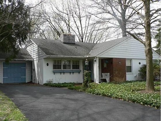 1404 Westview Dr photo 1
