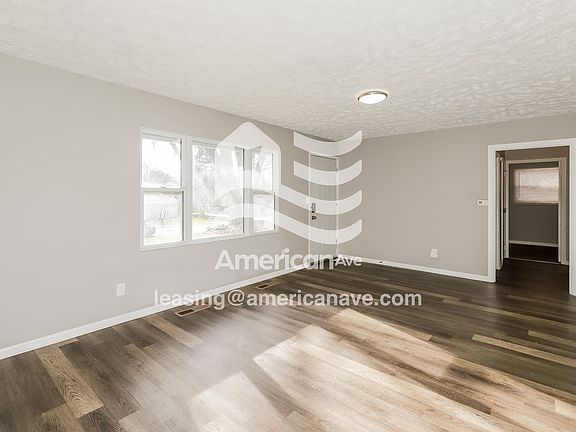 1335767_004_wm_-_living_room_13381234.jpg