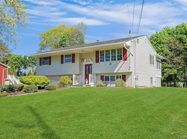 21 Kreuz Drive, West Nyack, NY 10994