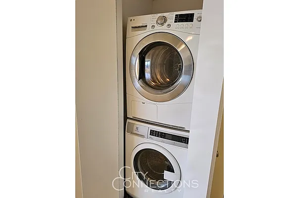 Rented by City Connections Realty | media 16