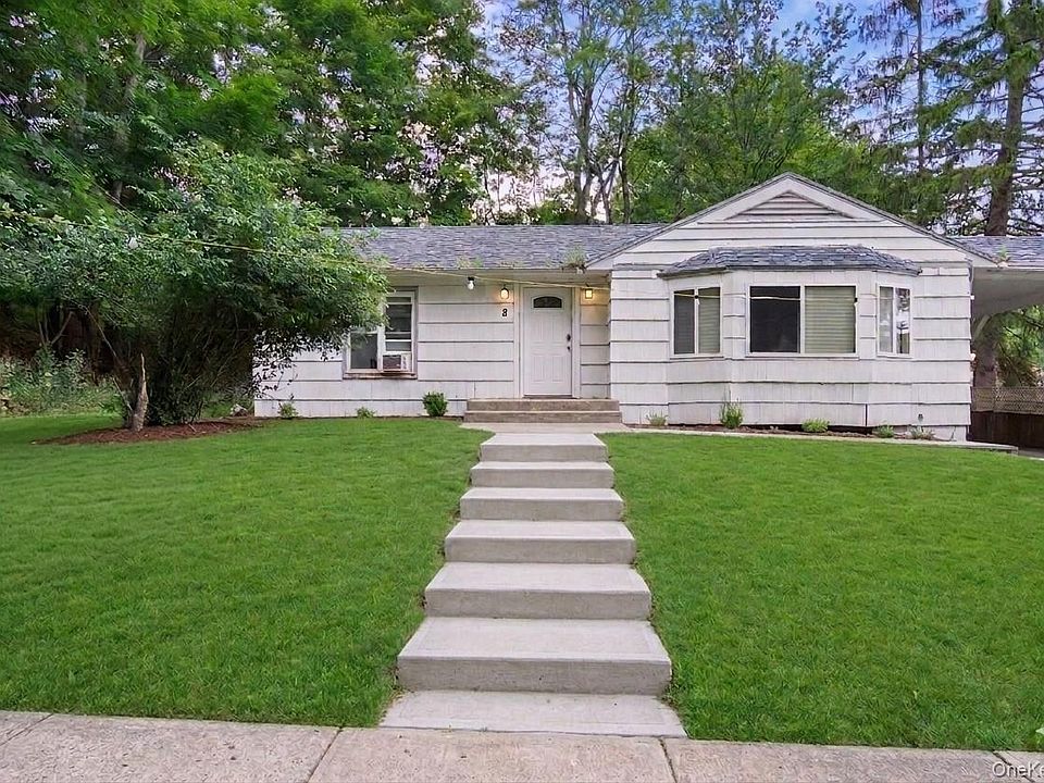 1st image of 8 Heritage Lane
