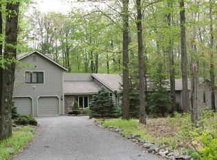 46 Blue Spruce Cres, Pocono Pines, PA 18350