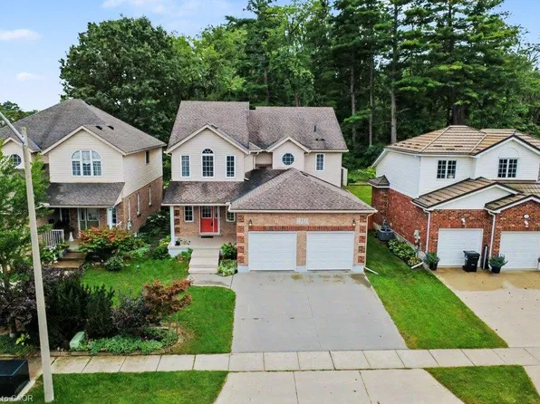 15 Sim Ct, Cambridge, ON N1S 5B1