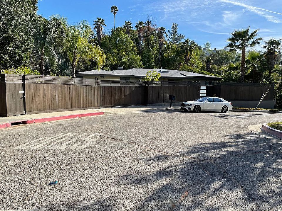 1st image of 7860 Lulu Glen Dr