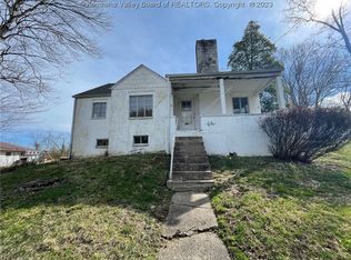 826 Hughes Dr, Saint Albans, WV 25177