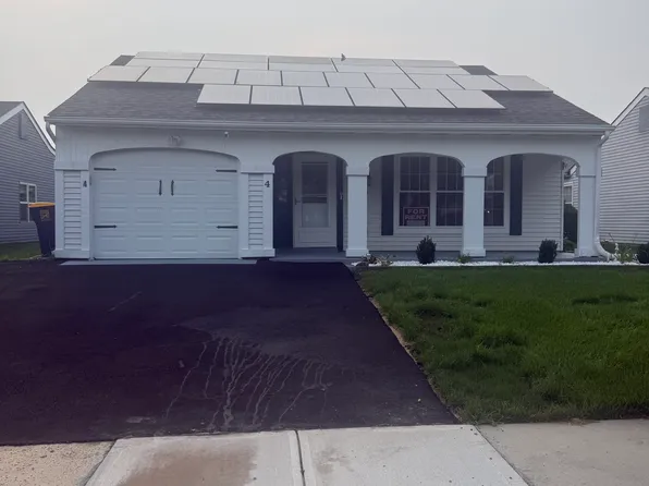 4 Harrogate Ln, Manchester Township, NJ 08759
